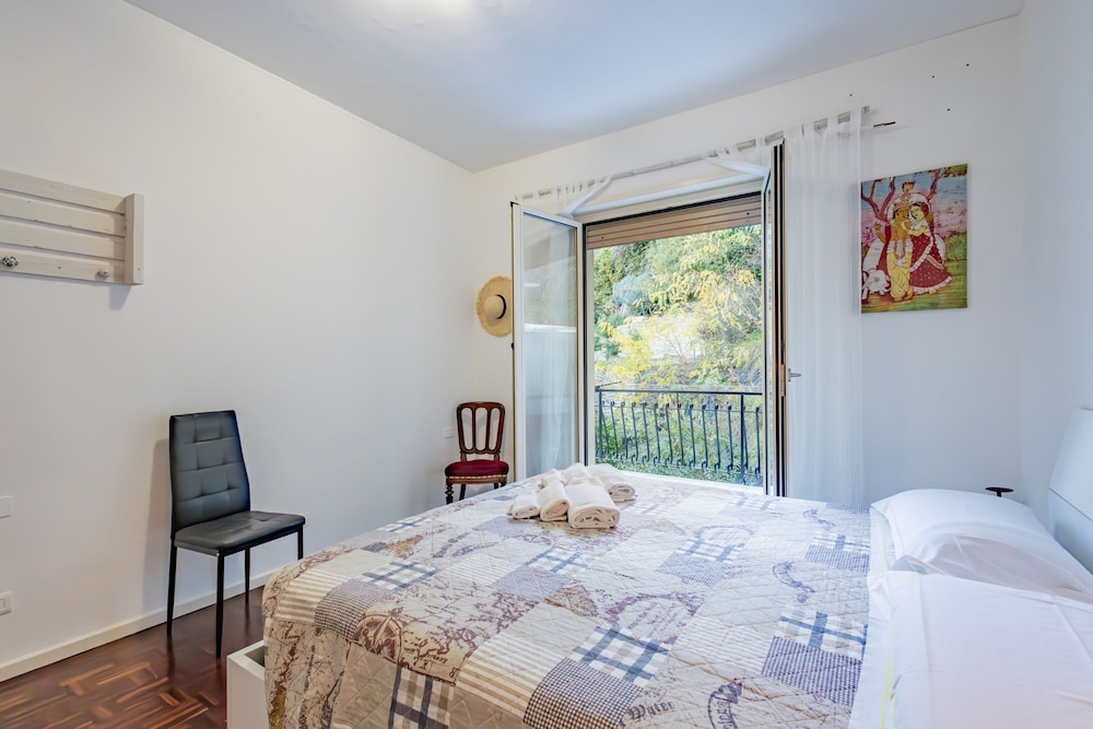 Balcony Flat Near the Center by Wonderful Italy