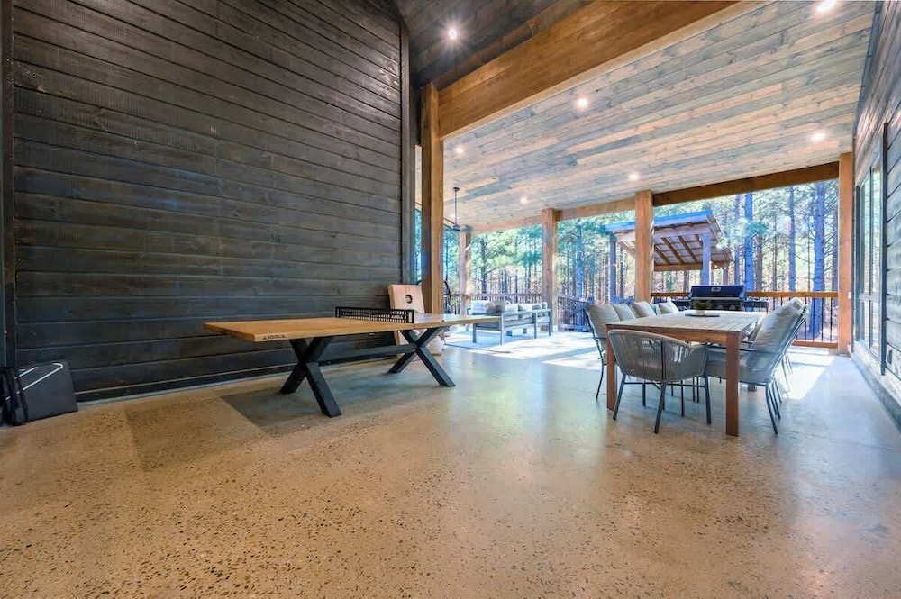 CABIN - Near BLACK MOUNTAIn