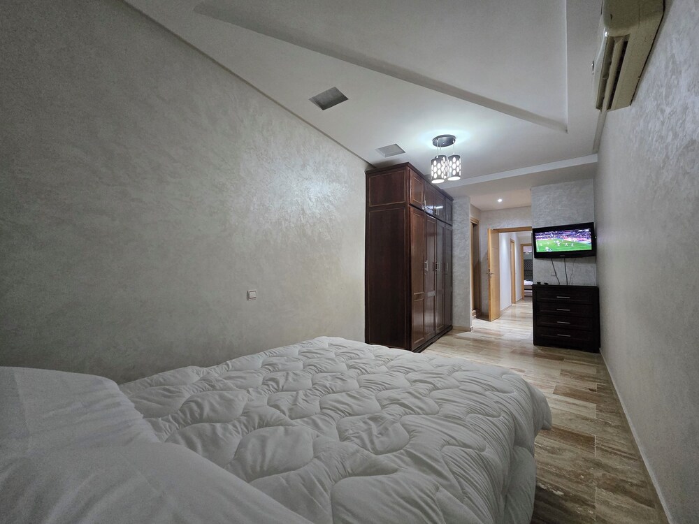 Luxor Home - Spacious & proximity to CFC