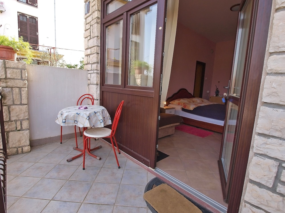 Apartment Ana 1068