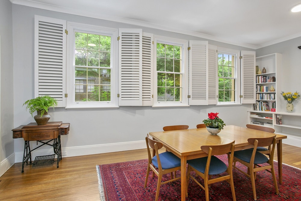 Family Terrace Home Close to Oxford Street