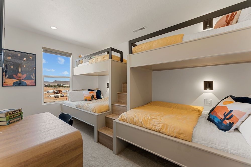 Country Is Cool Again 5 Bedroom Townhouse