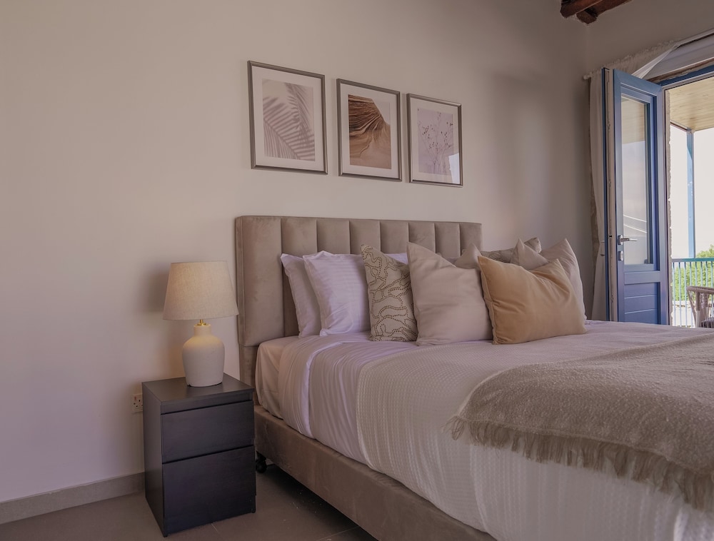 Phaedrus Living Peristerona Traditional Maisonette