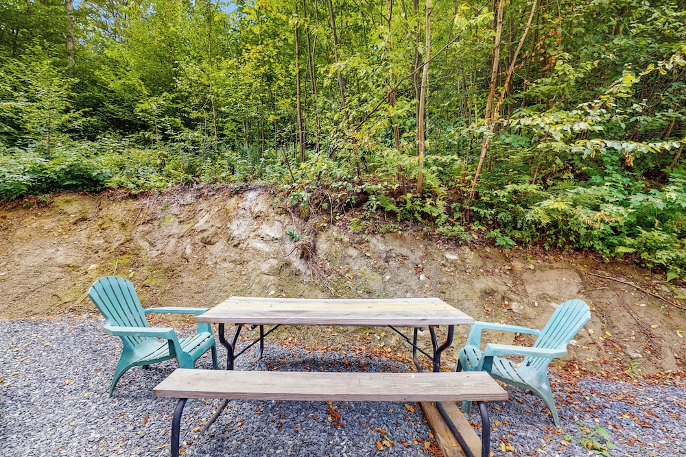 1 BR Tiny House, Window AC, Bbq, Fire Pit, W & D