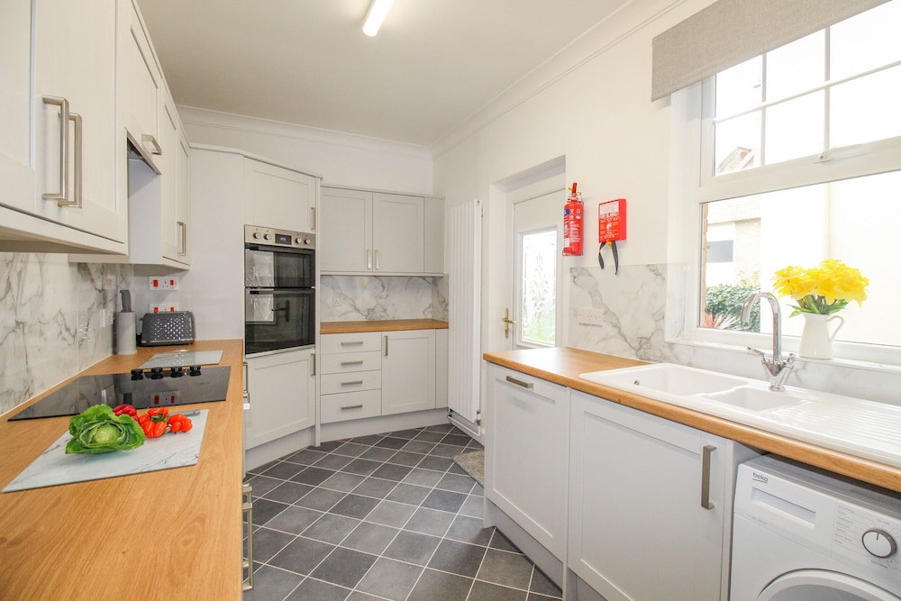 Weymouth Bay Apartment A