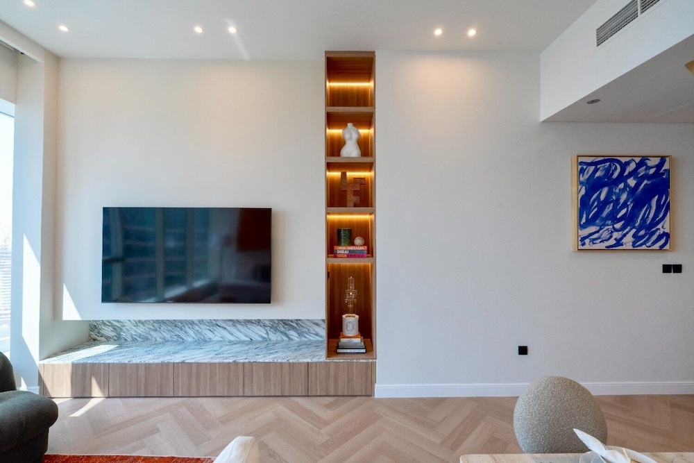 Maison Privee - High-Floor Haven with Open Sea Views on Palm Entry