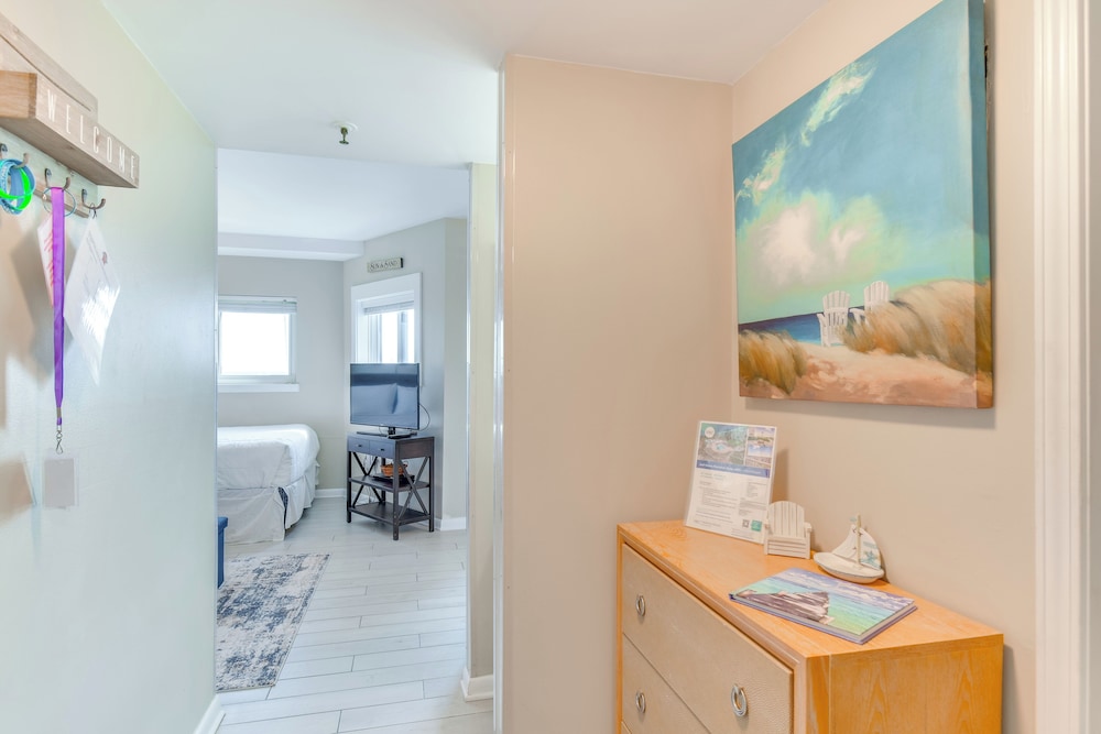 On-site Beach Access: Studio in Gulf Shores