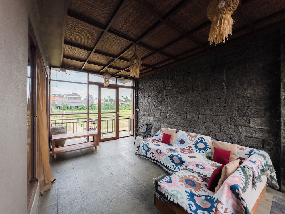 Amaluku Villa