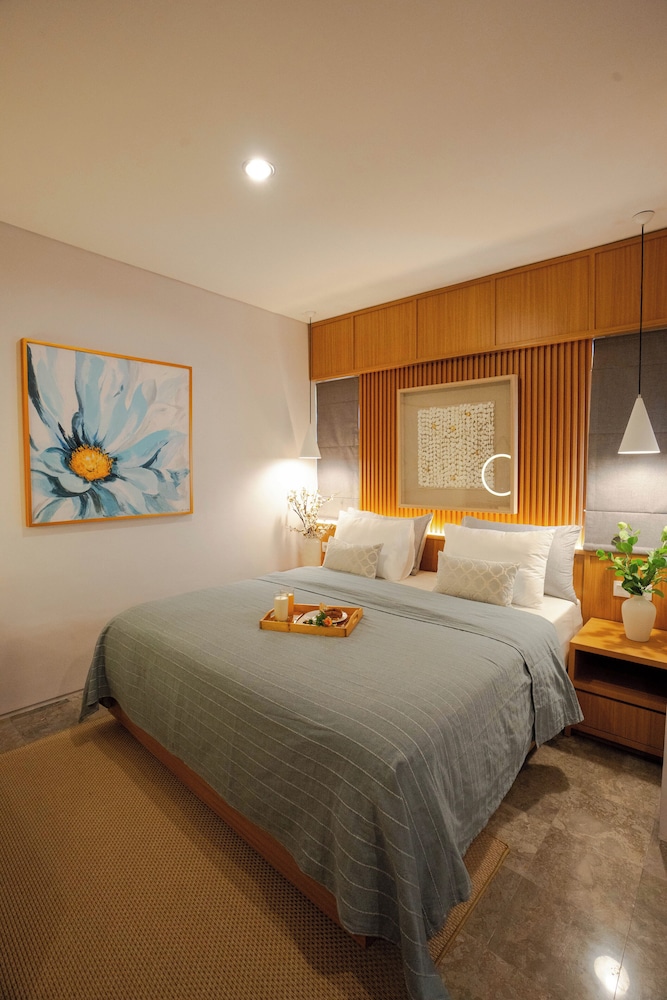 Saka Luxury Villa