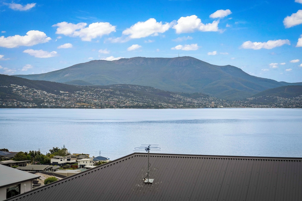 4 Bedroom House - Gorgeous View
