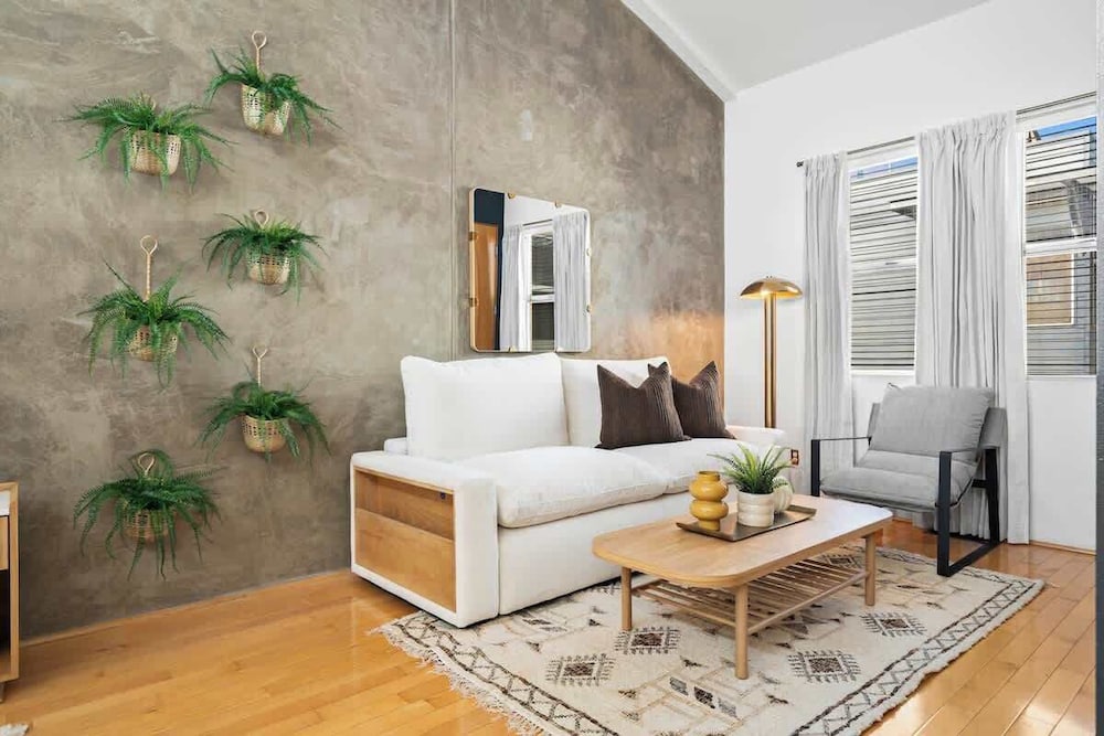 Gaslamp Row House - Sleeps 8 Private Garage AC