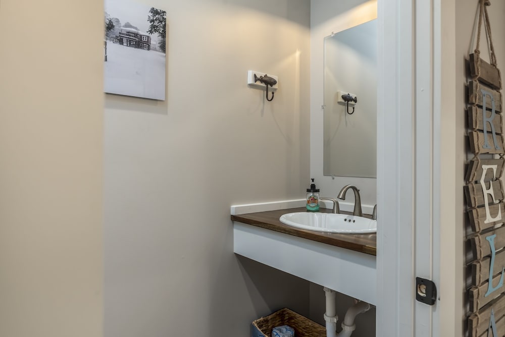 Bienville Bungalow - 304 Bienville Blvd 2 Bedroom Home