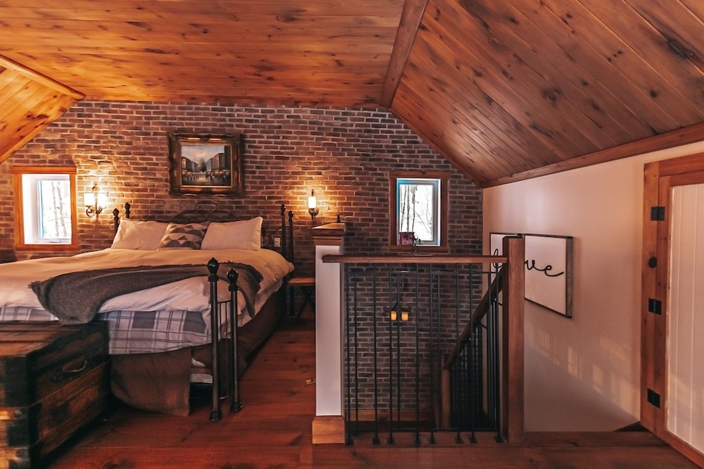 The Pika - Beautiful Mountain-top Cottage With 23 Acres of Private Land With Hiking
