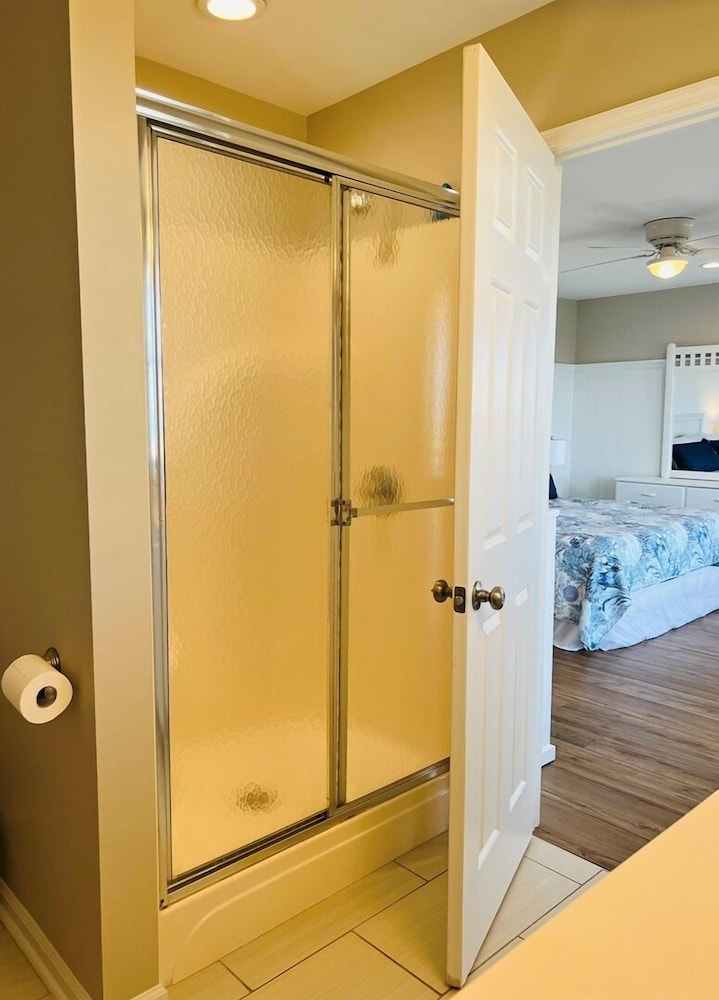 Fins / 1295 Ocean Blvd West 10 Bedroom Home