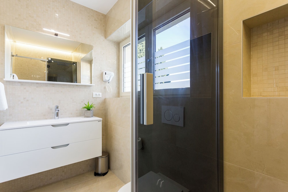 Shine of Life Luxury Rooms
