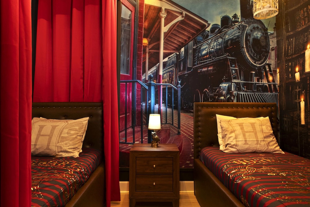 Magical 15-bedroom Villa Game Room, Theater & More!