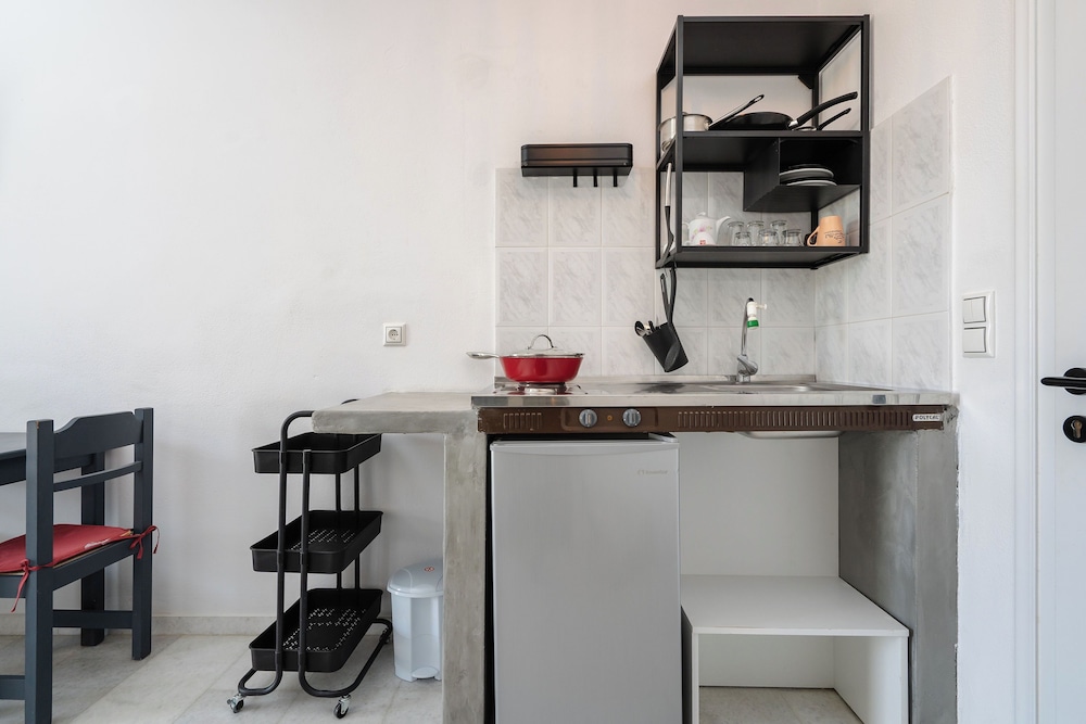 Diamantis studios apartments