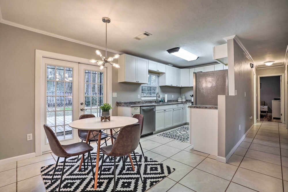 Gainesville Home: 5 Mi to UF Stadium & Downtown!
