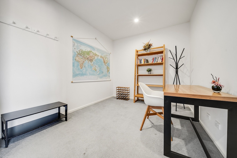 Mountain View City Center Apartment With BBQ