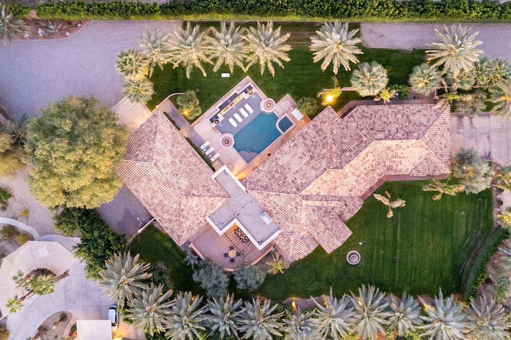 The Date Palm Estate by Avantstay Luxurious Private Retreat! view 3