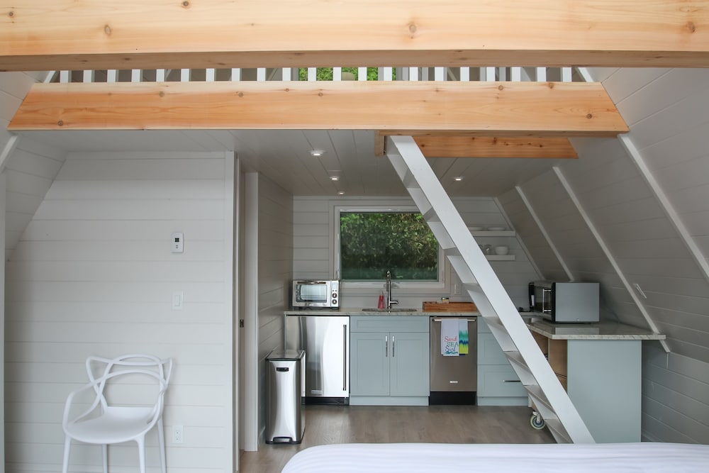 Tofino Vacations - Duffin Cove Oceanfront Lodging - Property Image 14