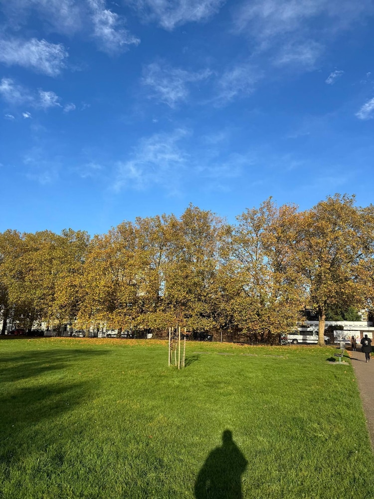 3 Bedroom Apartment by River Thames
