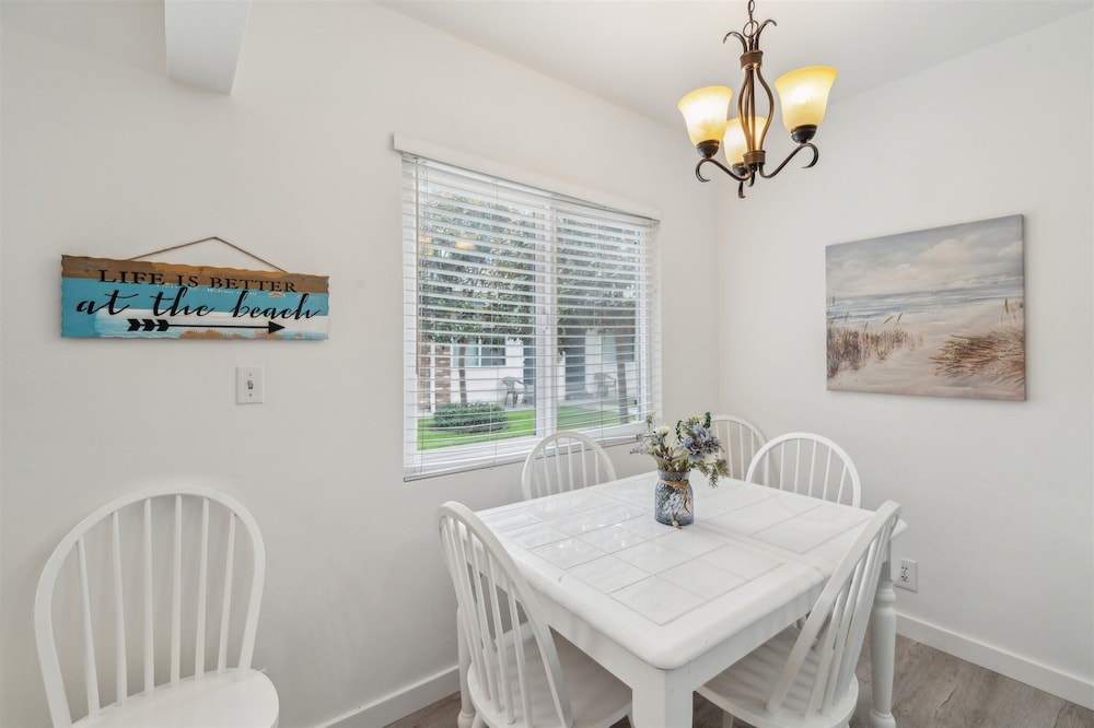 Beautiful 2 Bed Beach Getaway #115 2 Bedroom Condo by Sunset Shores Condominiums