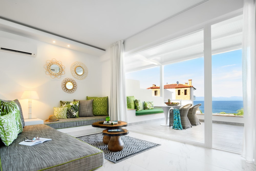 Villa D'Oro - Luxury Villas & Suites