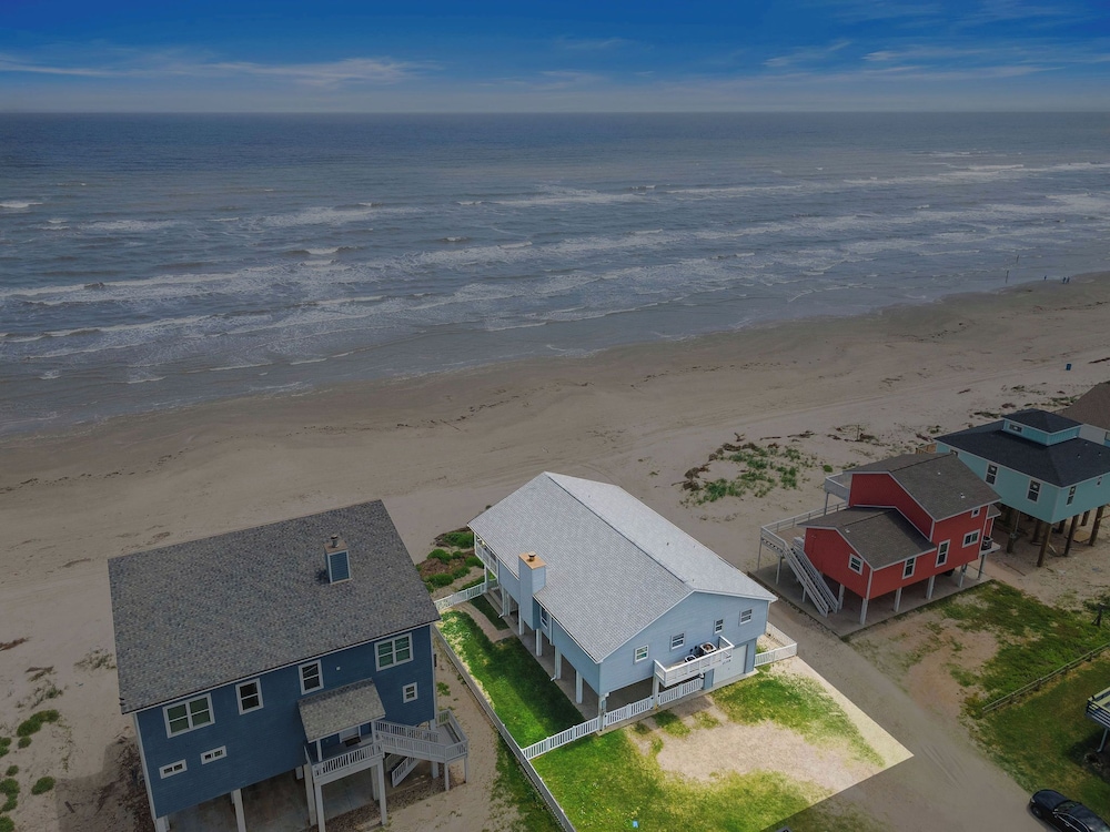 The Beach House by Ryson Vacation Rentals
