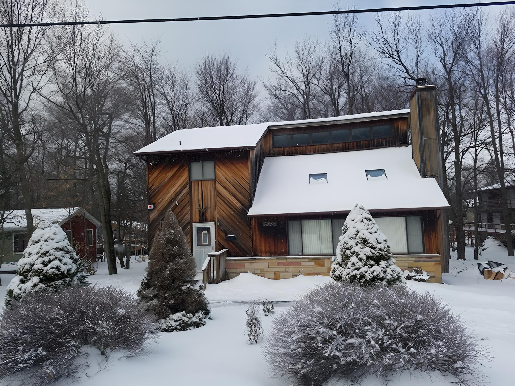 Poconos Exquisite Home - Property Image 2