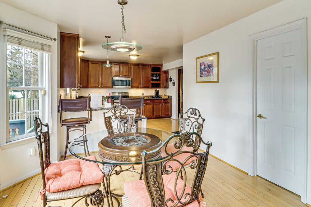 Walk to Lake & Boat Ramp: Central Gem in Annapolis, photo 18
