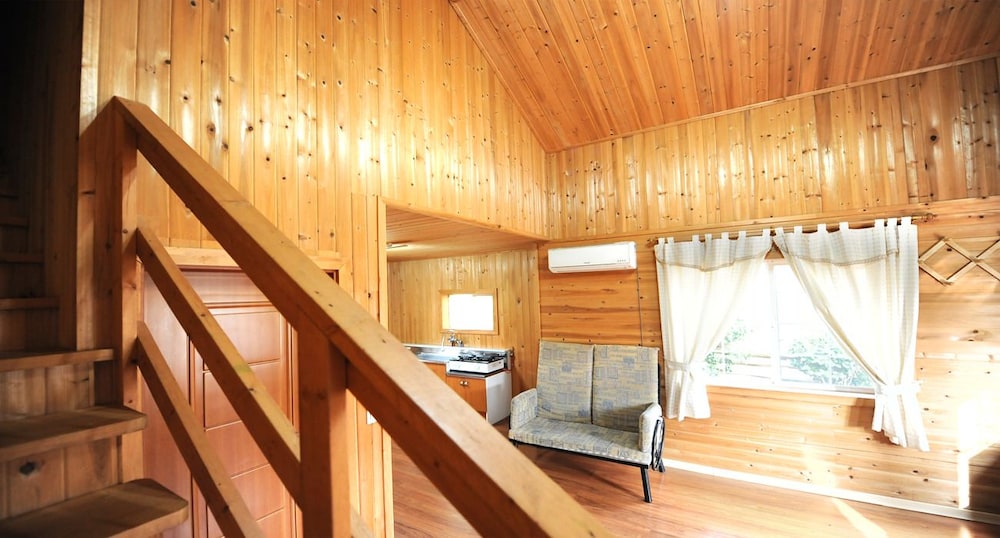 Jeju Log Pension