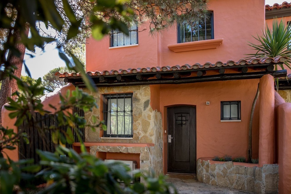 Hotel Onyria Quinta da Marinha Villas - Image 1