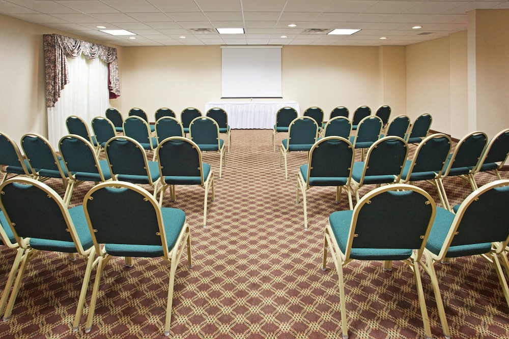 Holiday Inn Express Hotel  Suites Franklin-Oil City, an IHG Hotel - Property Image 4