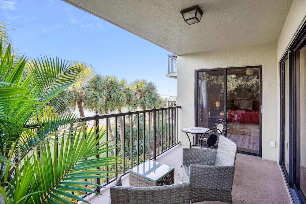 Land's End 1-306 Bay Front- Premier