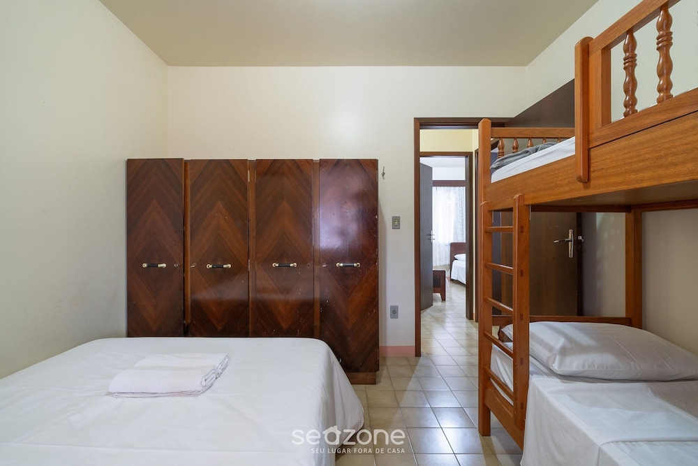 Casa a 4 min a pé da praia em Porto Belo BRR0097