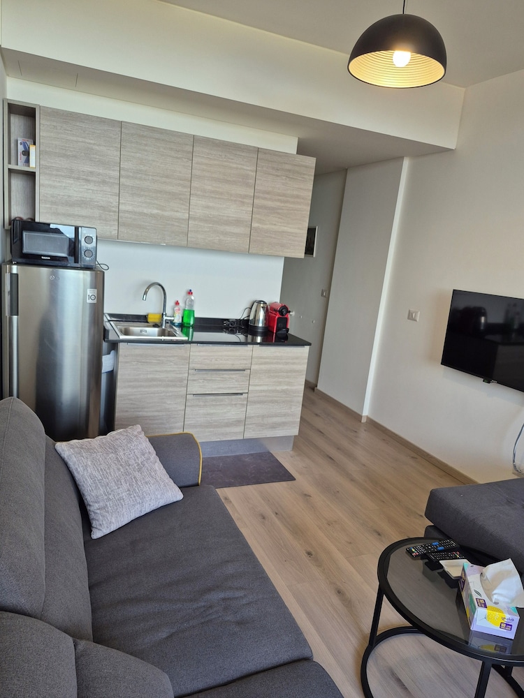 Redrock 1 br chalet faqra . Faraya