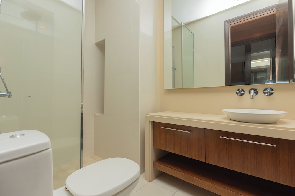 Straits Quay Waterside Suites