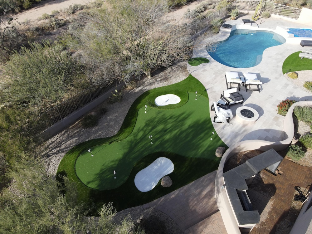 Monterra Way - Ultimate Backyard Soaking Tub Putting Chipping Green view 4