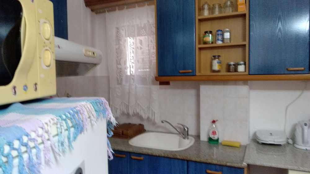 Akti Miaouli Holiday Home