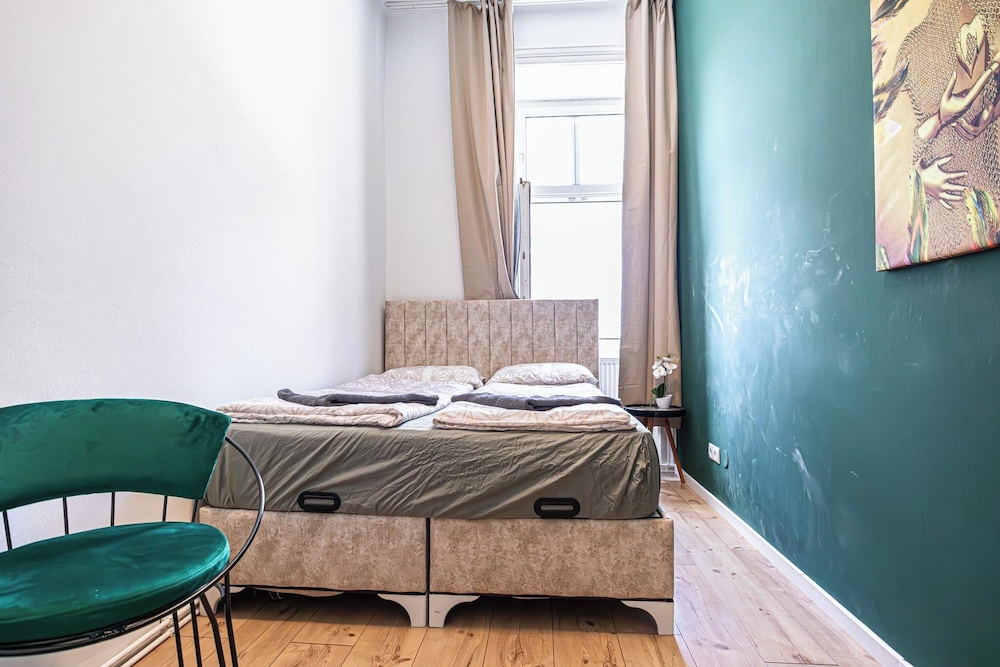 8 Studios with Terrace in Margareten
