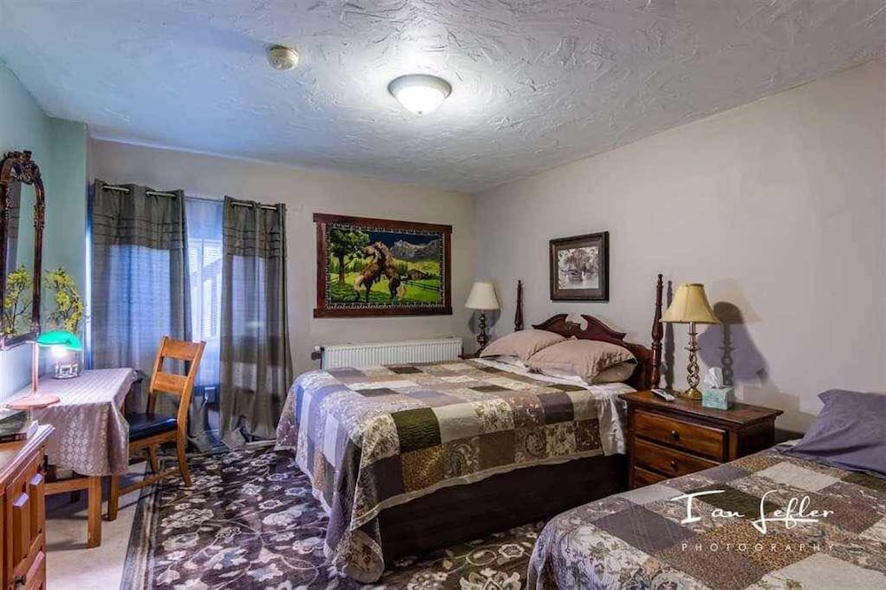 Alaska Grizzly Lodge
