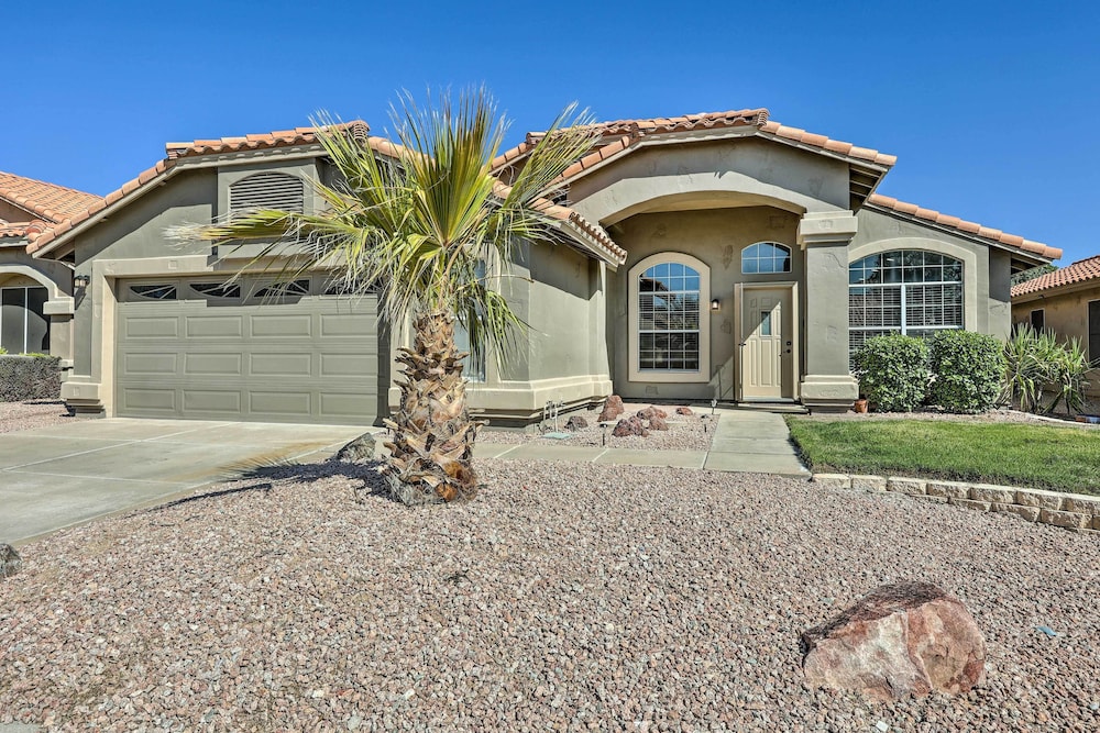 Private Pool & Fenced Yard: Phoenix Home