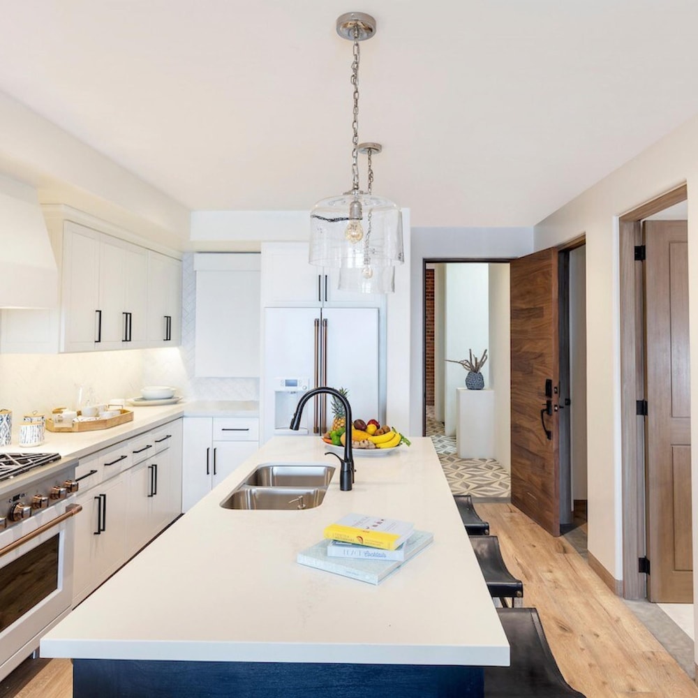Oceanfront 2bd Penthouse