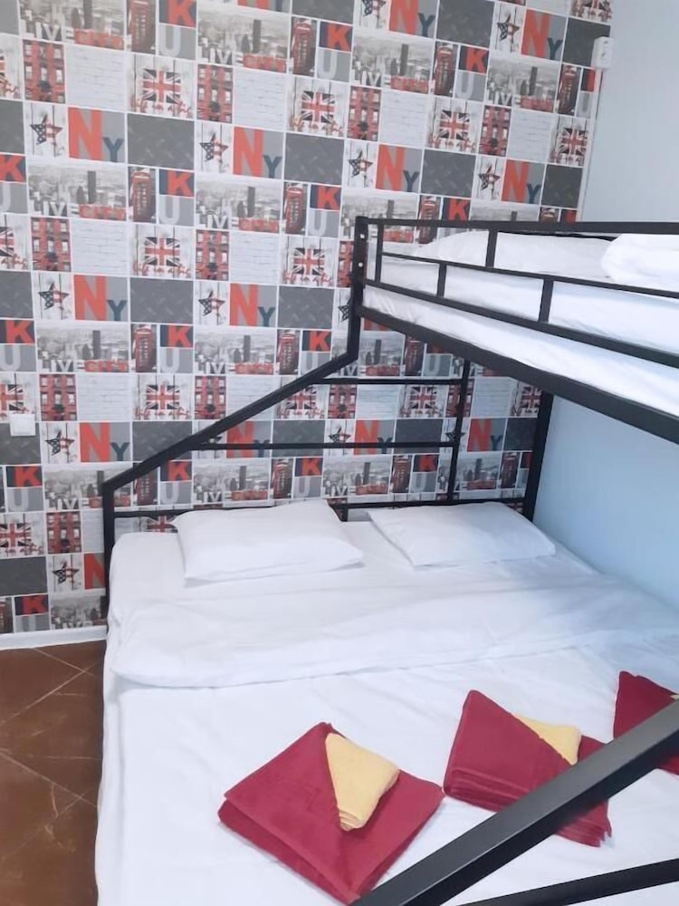Christal - Hostel