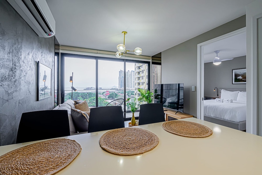 w Elegant 1BR With Balcony in San Francisco