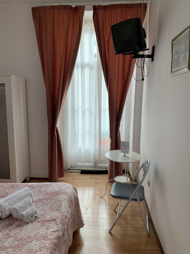 Residencia White Love view 5