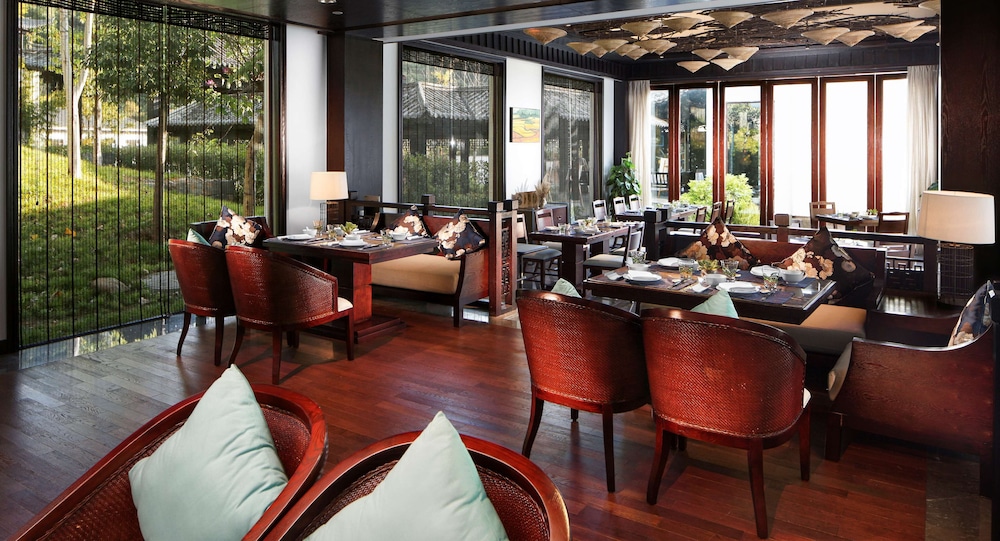 Banyan Tree Tengchong