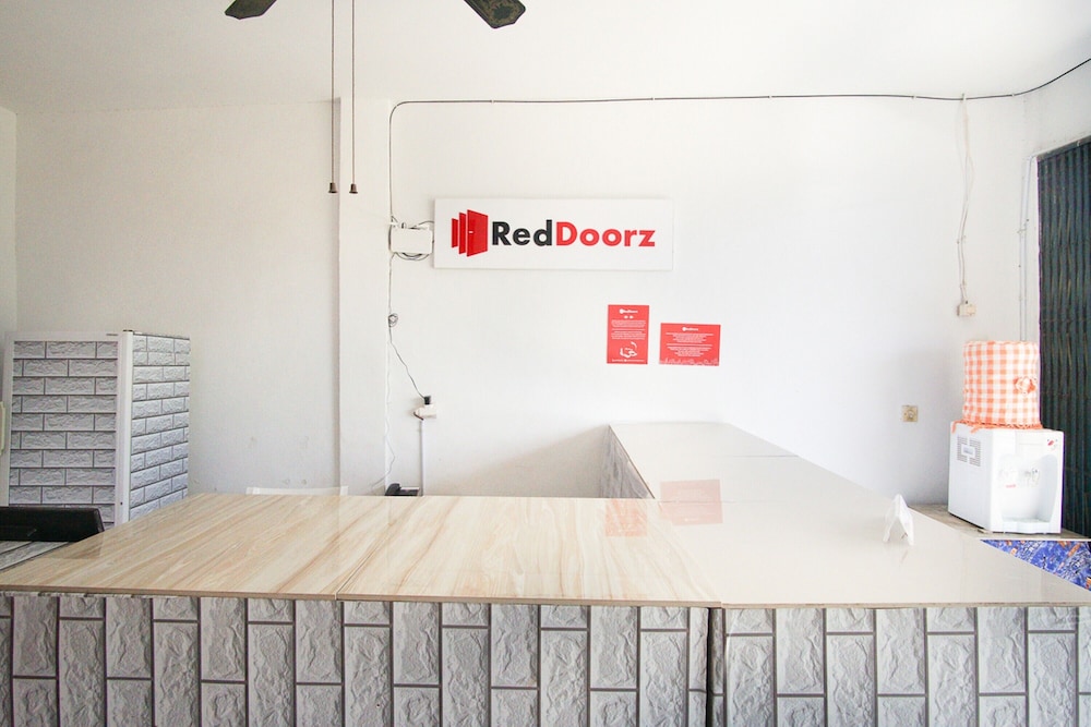 RedDoorz near Mall Abepura view 2