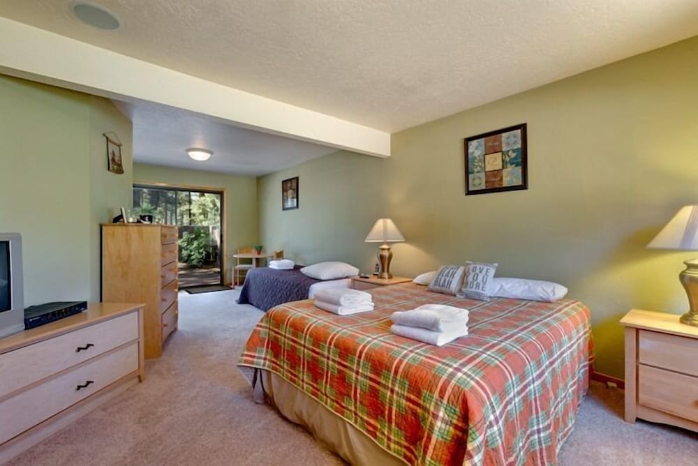 3221 Marlette Circle